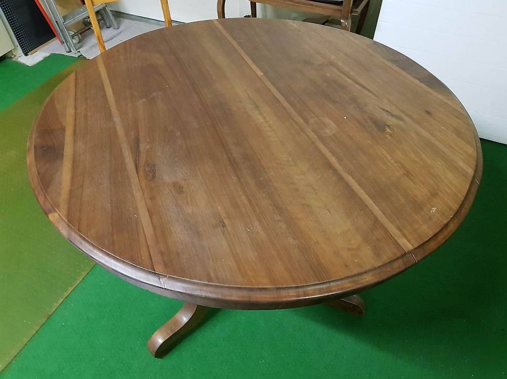 Table ronde en noyer massif. Modèle ancien | Kaufen auf Ricardo