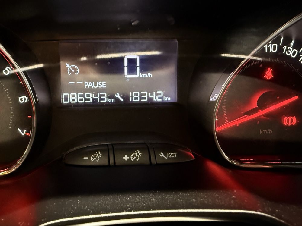 Peugeot Automobili: Peugeot 208 1.2 , Silber, JG 2014, 86'943 Km, Frisch ab MFK! – Usato da Bern venduto da Mirko_Michaelis_ 4