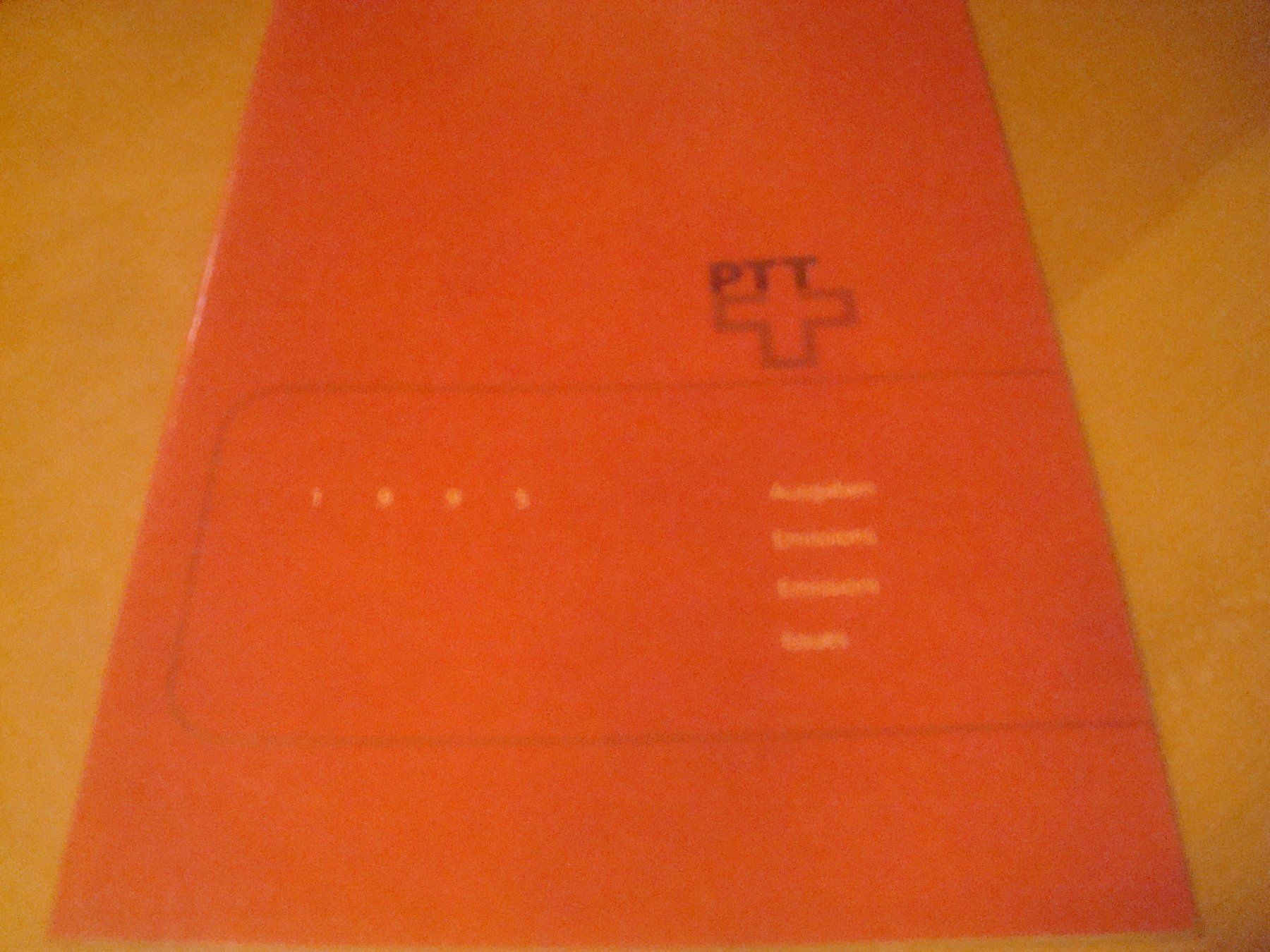 Alle Briefmarken: CH 1995 Jahresbuch mit Halbmodstempel mit Basler Tauben Bloc – Gebraucht aus Gordola von Polentaefung