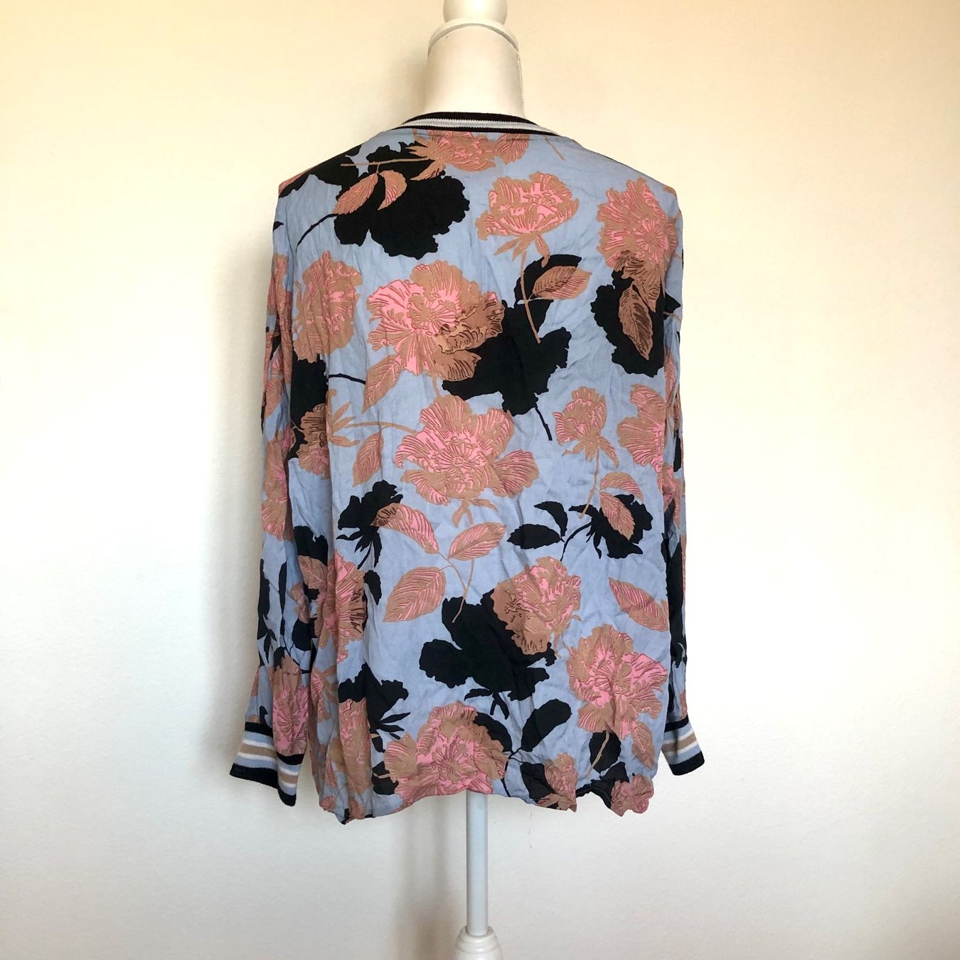 Blusen: IVI Collection Bluse Viskose Seide, Grösse 36 – Gebraucht aus Brienz BE von Kokolea84 2