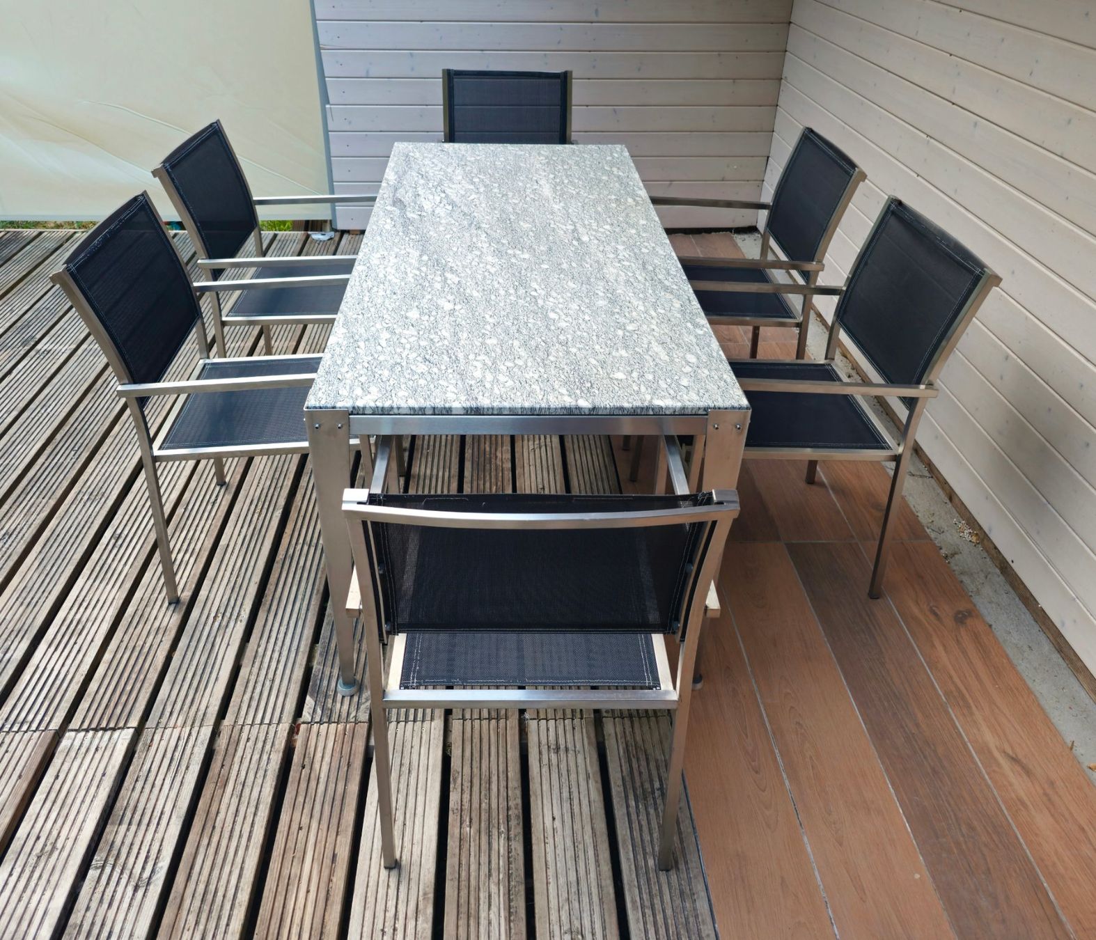 Tables: Granittisch mit 6 Stühlen – D'occasion à Etzgen par juj_b678 2
