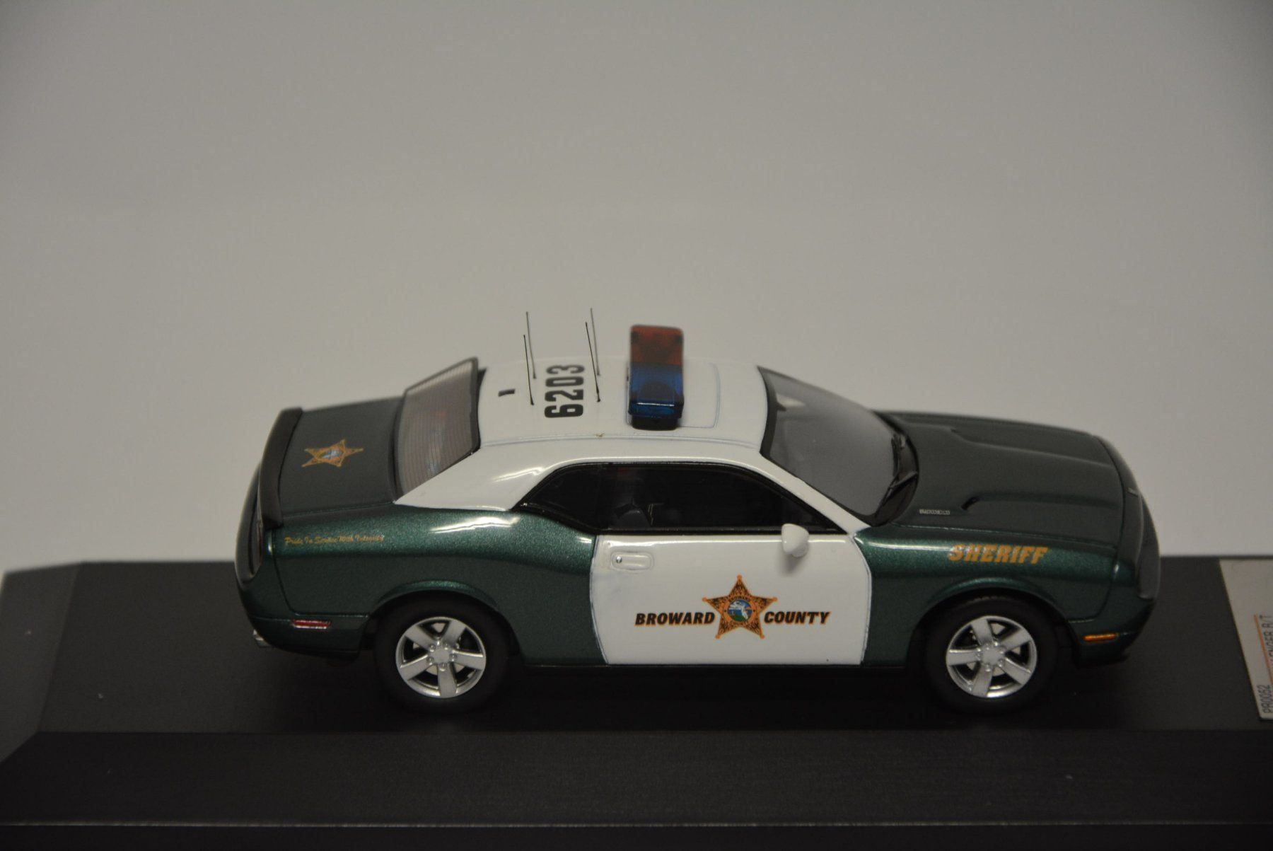 Dodge Modellautos: DODGE Challenger SRT8 2009 , 1:43 – Neu und originalverpackt aus Goldach von Feivel9 5