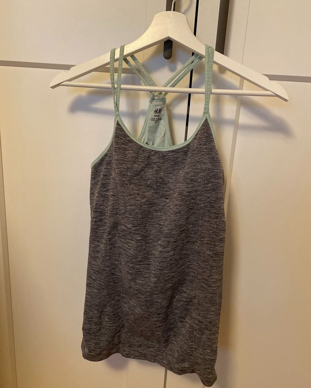 H&M Top: H&M Sport Top Gr. M – Usato da Unterengstringen venduto da cck_
