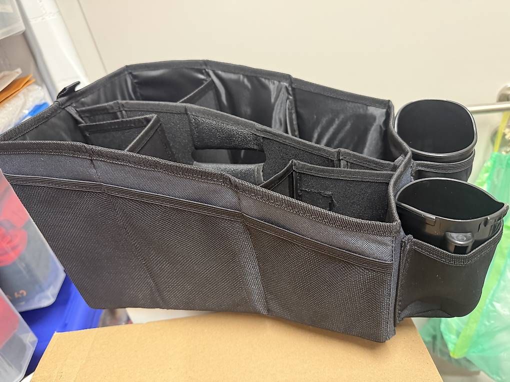 Accessori per altri veicoli: Auto Organizer Neu – Usato da Kleinandelfingen venduto da DesignOne