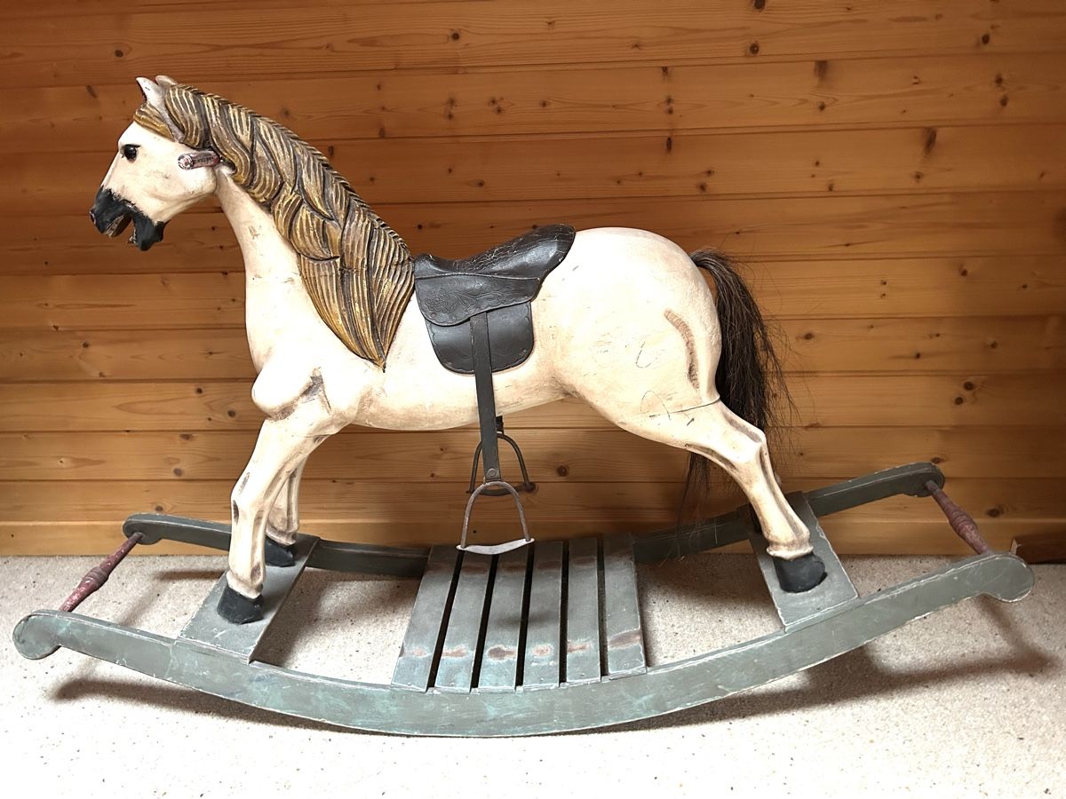 Tutte le decorazioni: Altes Schaukelpferd – Usato da Langenthal venduto da elk_2qw5
