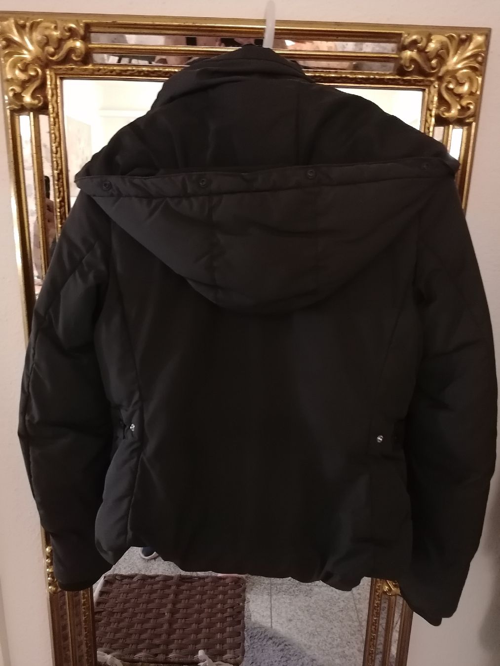 H&M Vestes: Gefütterte Jacke – D'occasion à Sempach par .1SecondBrands. 1