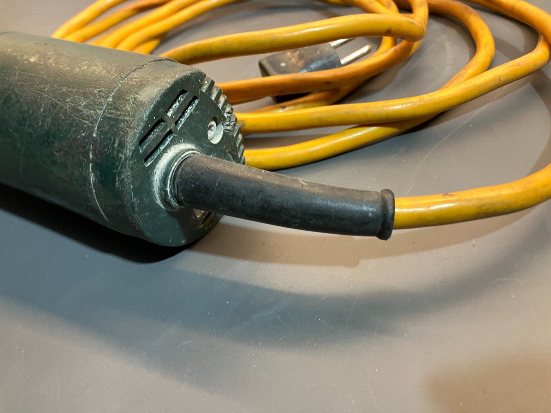 Metabo Smerigliatrici & Lucidatrici: gebr. Metabo Winkelschleifer 650W ab 1.- – Usato da Lichtensteig venduto da Buy24International 2