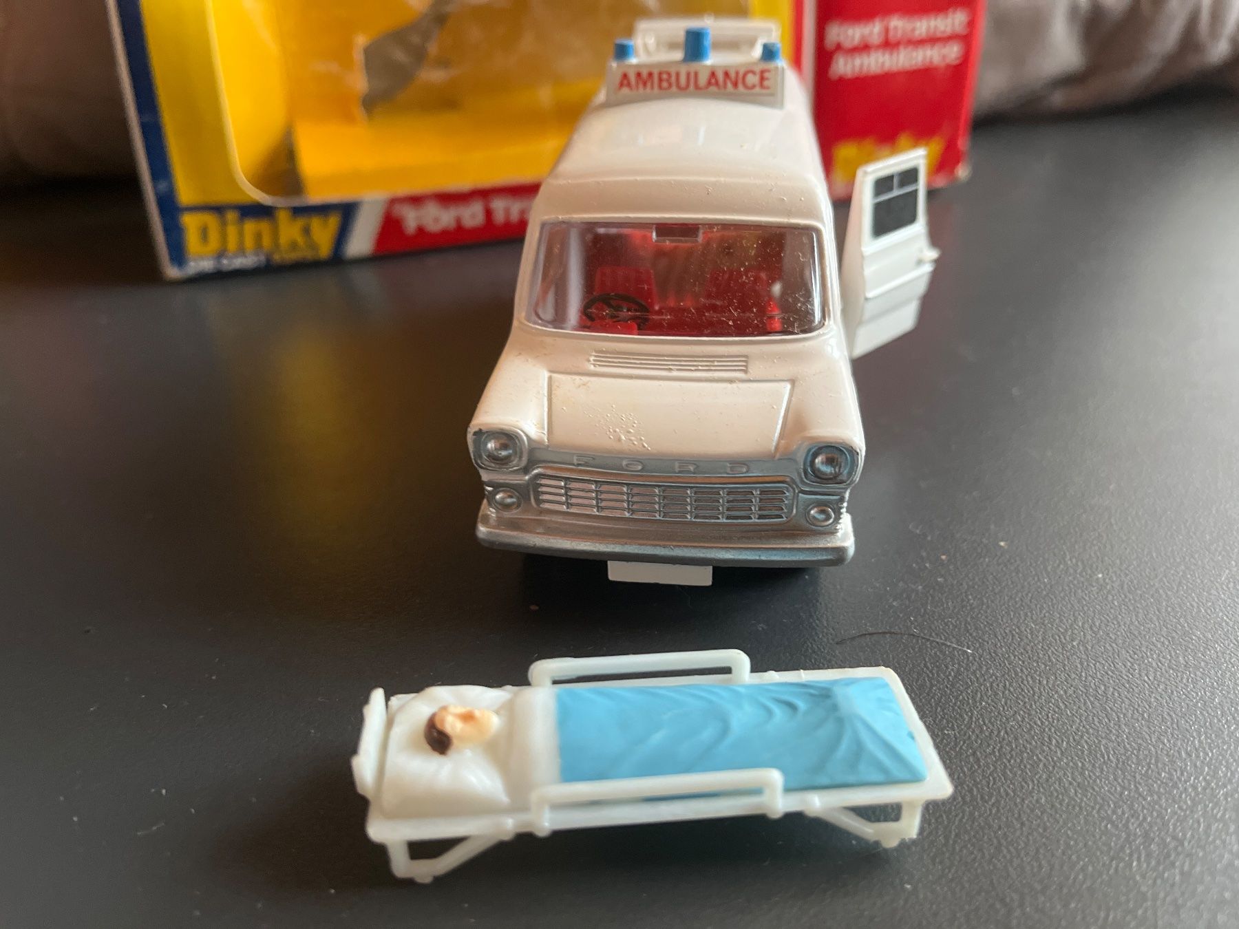 Dinky Toys Modellini d'auto: Dinky Toys Ford Transit Ambulance – Usato da Goumoens-la-ville venduto da sfornallaz 2