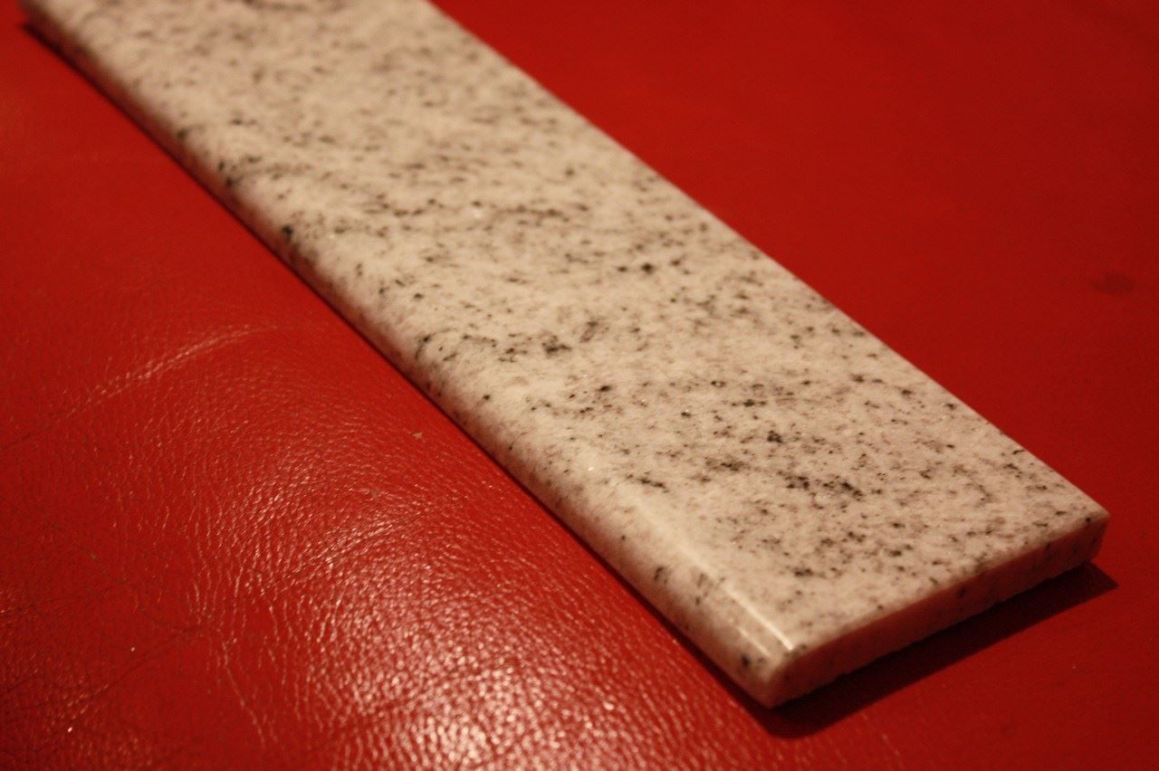 Pietre & tegole: Naturstein SOCKEL Kashmir White – Nuovo e nell'imballaggio originale da Dietikon venduto da Baedershop24 1