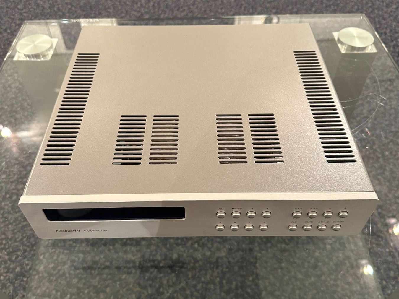 Neukomm Verstärker: Neukomm Audio System – Gebraucht aus Aarau von Bollaar