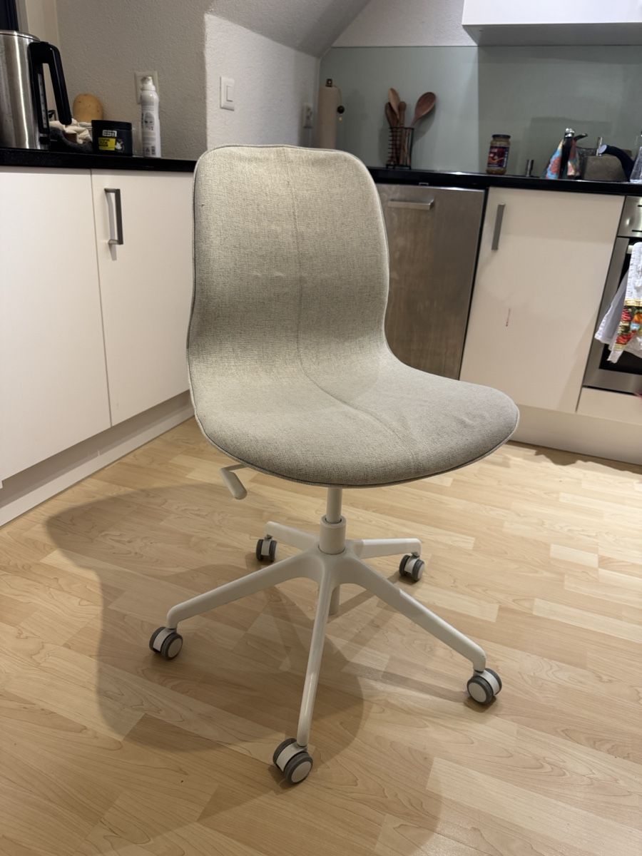 Ikea Sedie: Ikea Bürostuhl hellgrau – Usato da Winterthur venduto da Flomiverse