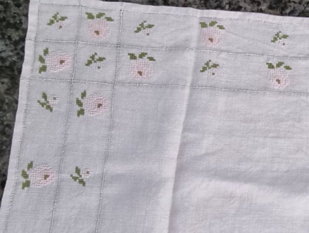 Altra biancheria da tavola: Tischdecke, Mitteldecke bestickt – Usato da Geroldswil venduto da Agapanthus22