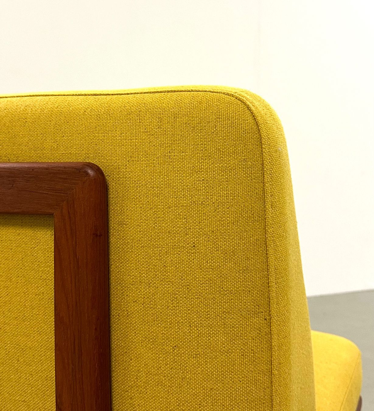 France & Søn Sofas: Teak Daybed Minerva Hvidt & Mølgaard 2er Sofa restauriert – Gebraucht aus Basel von MidMod20C 4