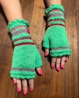 Handgestrickte Pulswärmer grün