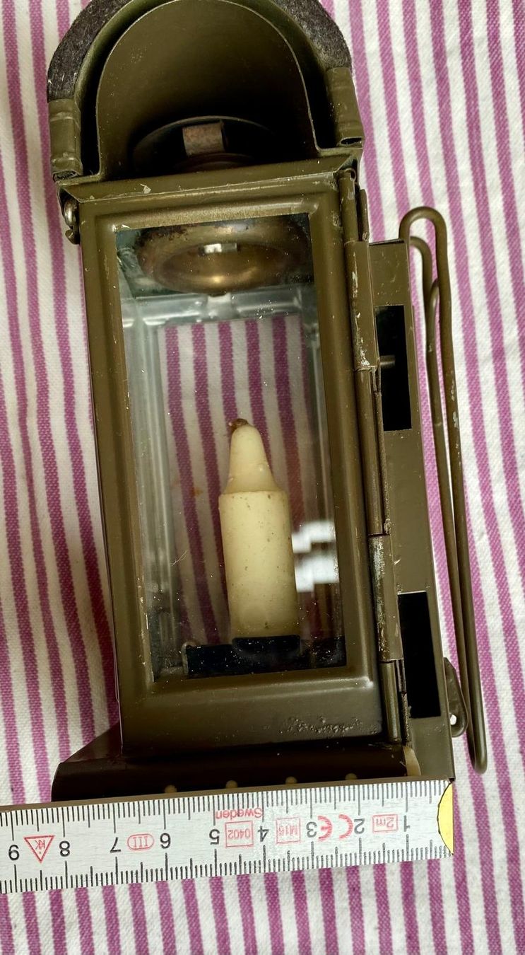 Schweizer Armee Lampade & Luci: Vintage Armeelampe / Sturmlampe, Schweizer Armee – Usato da Krauchthal venduto da SamsPuce 9