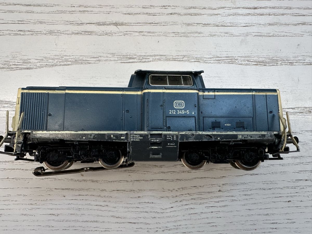 Märklin Modellini di ferrovie: Märklin 3147 DB BR 212 – Usato da Lupsingen venduto da New-Haven 3