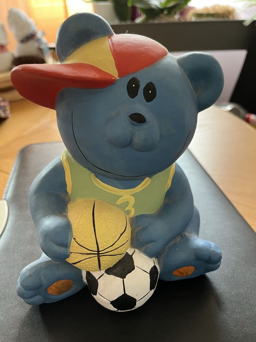 Salvadanai: Blaue Spardose Bär mit Ball – Usato da Kirchberg BE venduto da Nachtpflanze
