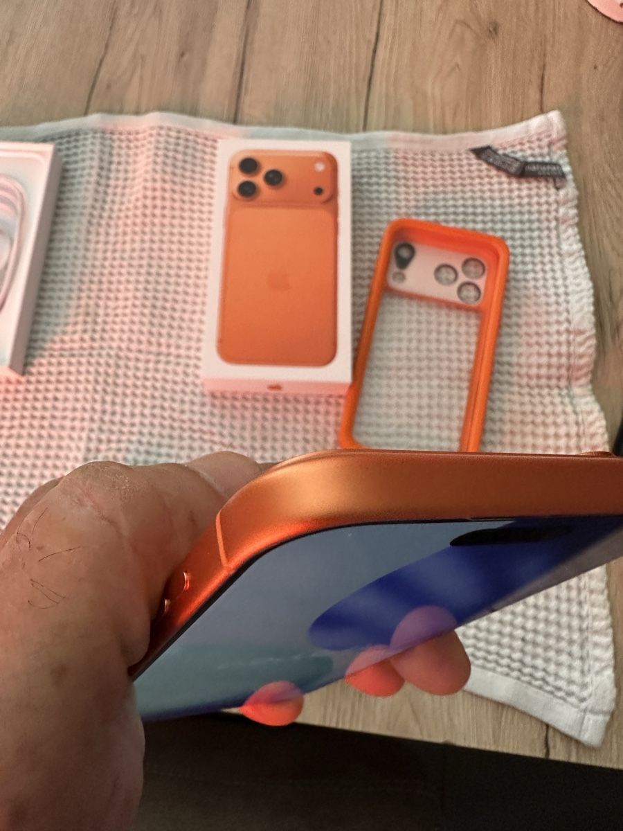 Apple Portables: iPhone 17 Pro Max – Neuf (Voir description) à Glis par bfe_ghf5 5