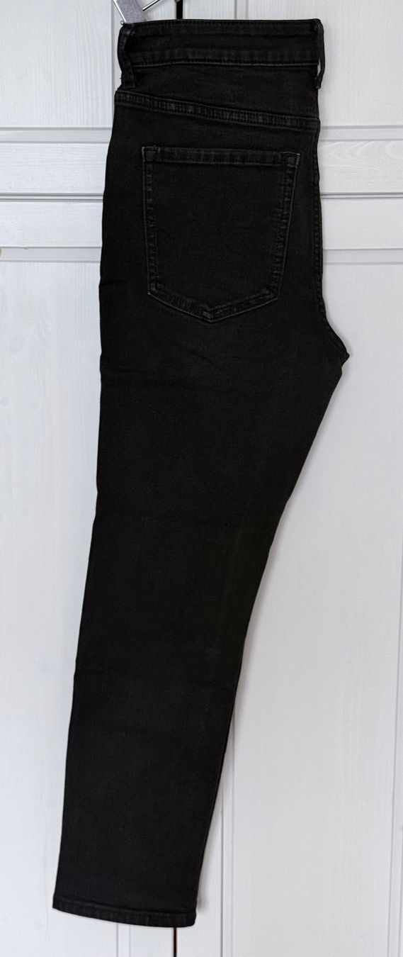 Jeans: M & S Black Denim Jeans - Great Fall Look, Size 12 – D'occasion à Epalinges par Lily2006 4