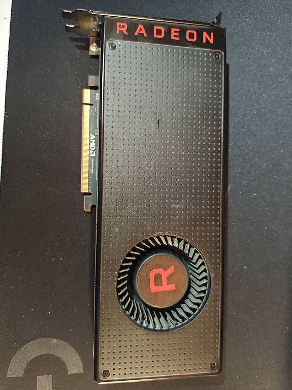 Amd Cartes graphiques: AMD Radeon Vega 64 – D'occasion à Neuenkirch par Metal_666