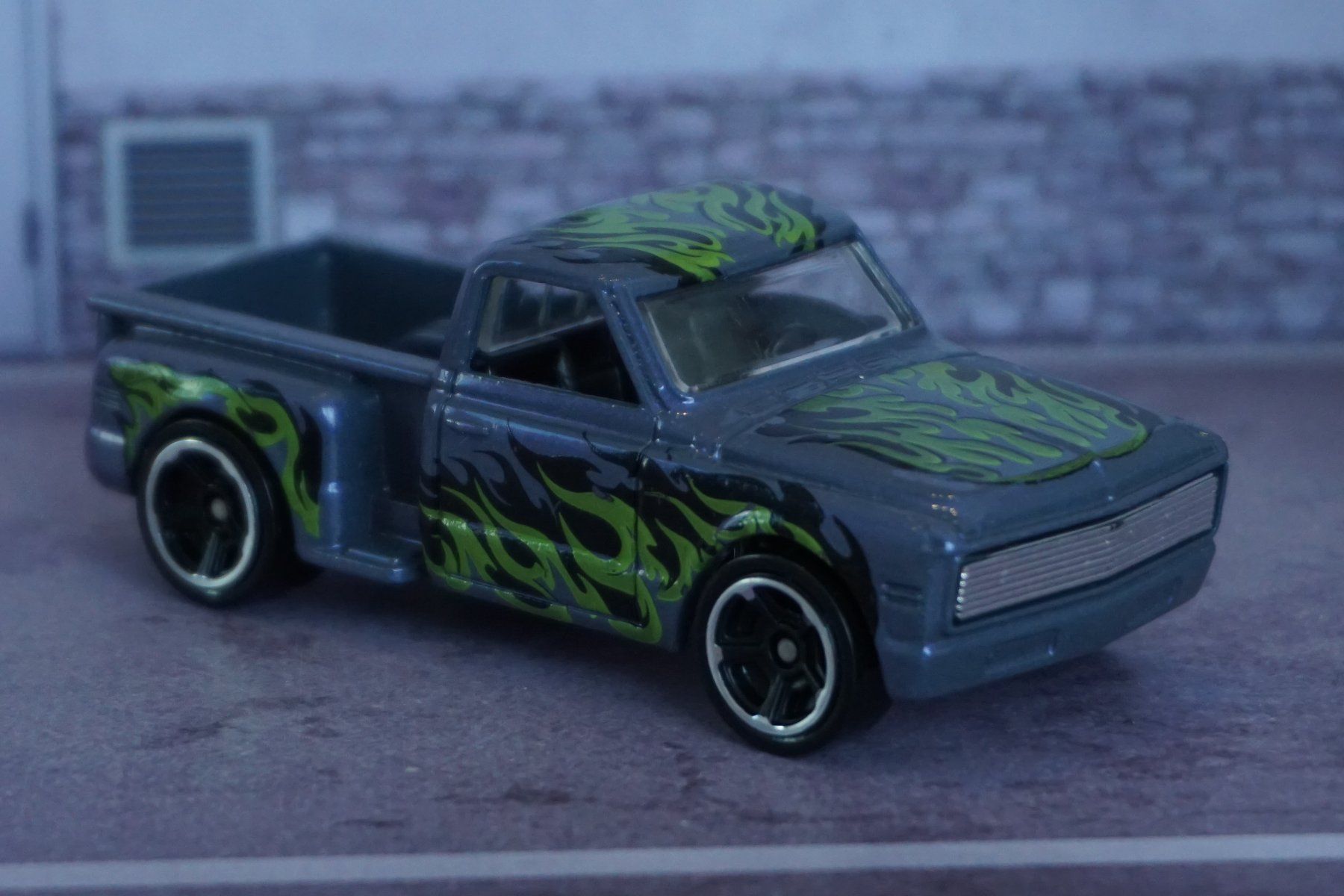 Hot Wheels Modellini d'auto: HotWheels `69 Chevy Pick-up Custom COOL !!!!!!!!!!!!!!!! – Usato da Reiden venduto da Doppeldecker69