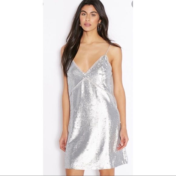 Vestiti: Mango Silver Sequin Mini Dress – Usato da Corsier-sur-Vevey venduto da Kristina.Nova