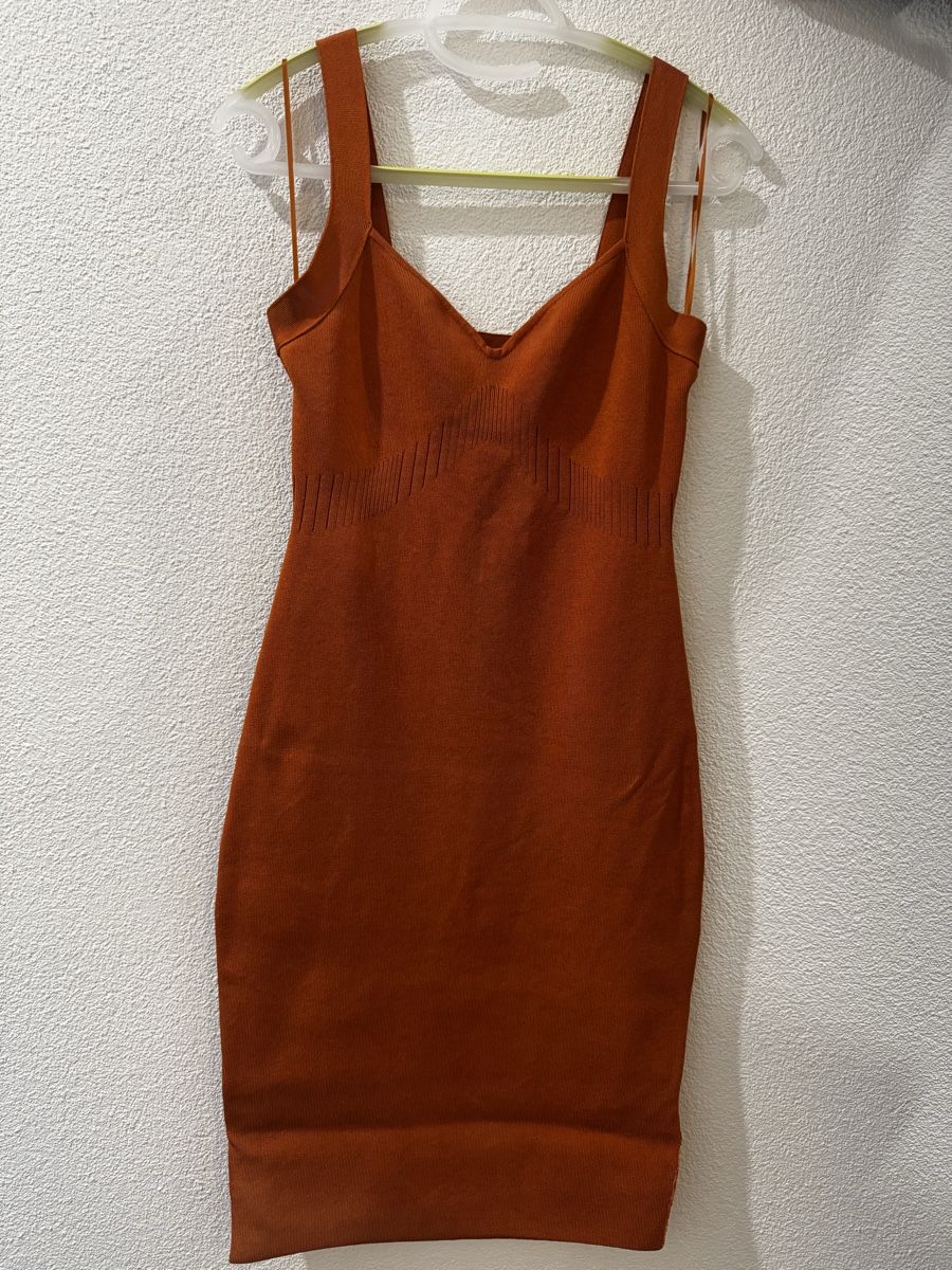 Guess Vestiti: Guess Figurbetontes Sommerkleid Gr. M – Nuovo e nell'imballaggio originale da Märstetten venduto da JonuzM