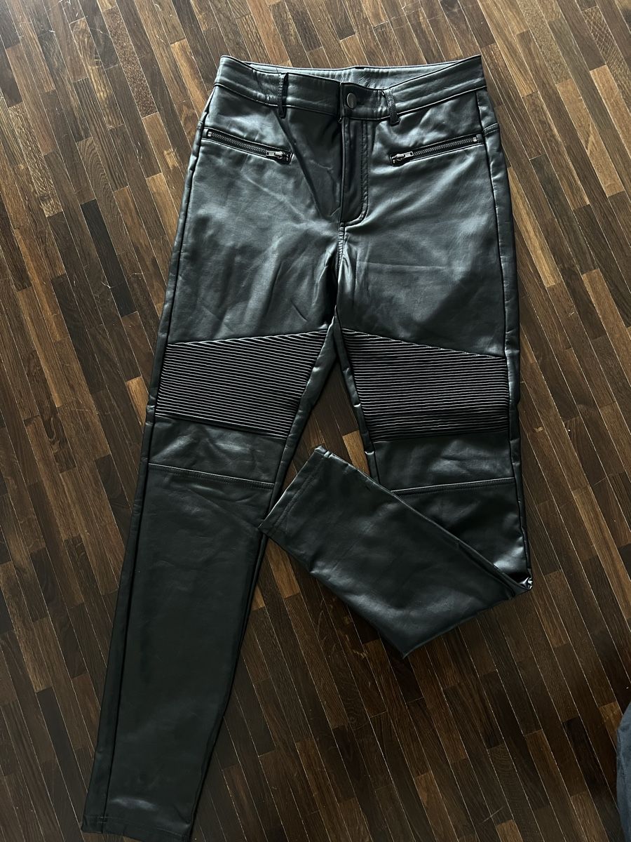 Calzedonia Pantaloni: Calzedonia Hose Gr. S – Usato da Baar venduto da Lila2006