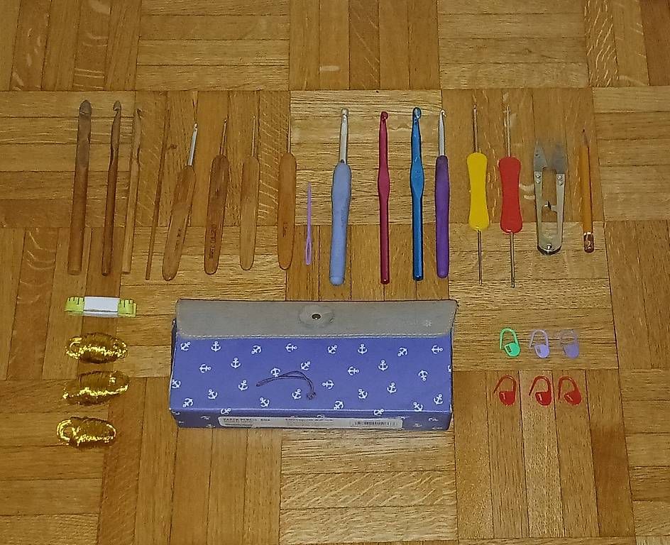 Cerchi da ricamo: Kit de crochet/mercerie – Usato da Lausanne venduto da deb_pq5n 1