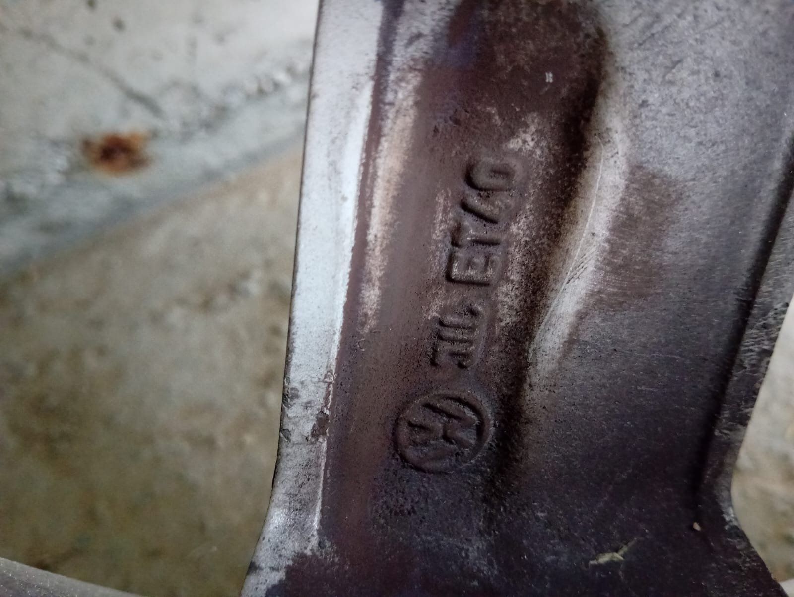 Continental Pneumatici & Ruote complete: Pneus d'été (VW polo) – Usato da Vuadens venduto da favreclaude 2