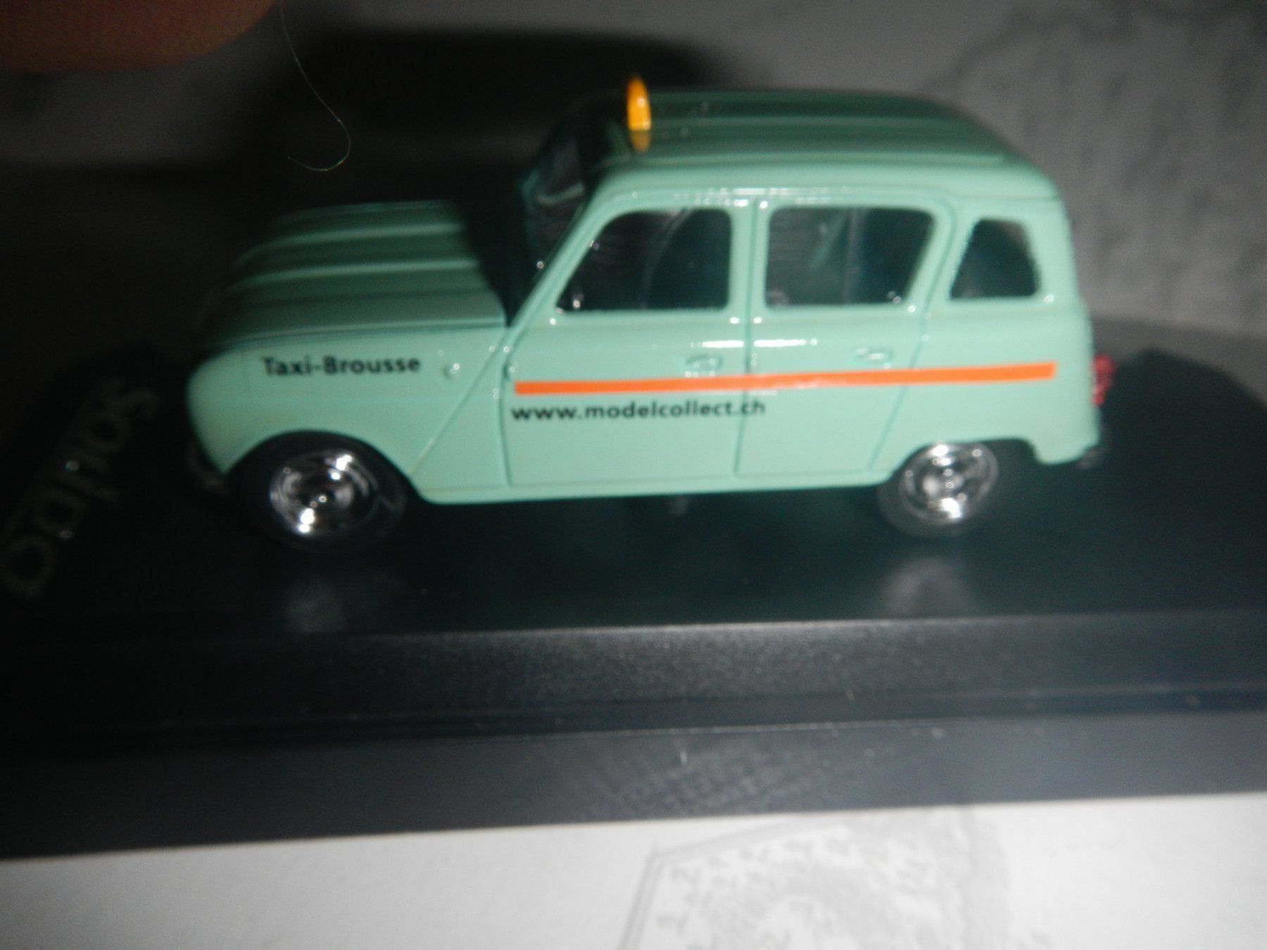 Renault Modellautos: Renault 4 taxi 1:43 Solido modèle pub. – Gebraucht aus Domdidier von Bimbo57 3