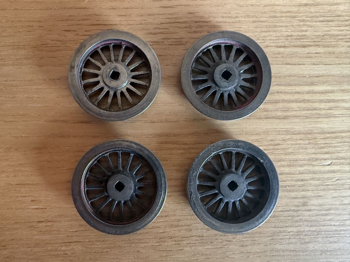 Modellini di ferrovie: 4 Speichenräder Spur 0 Lauffläche 38 mm – Usato da Amden venduto da vipernatter 2