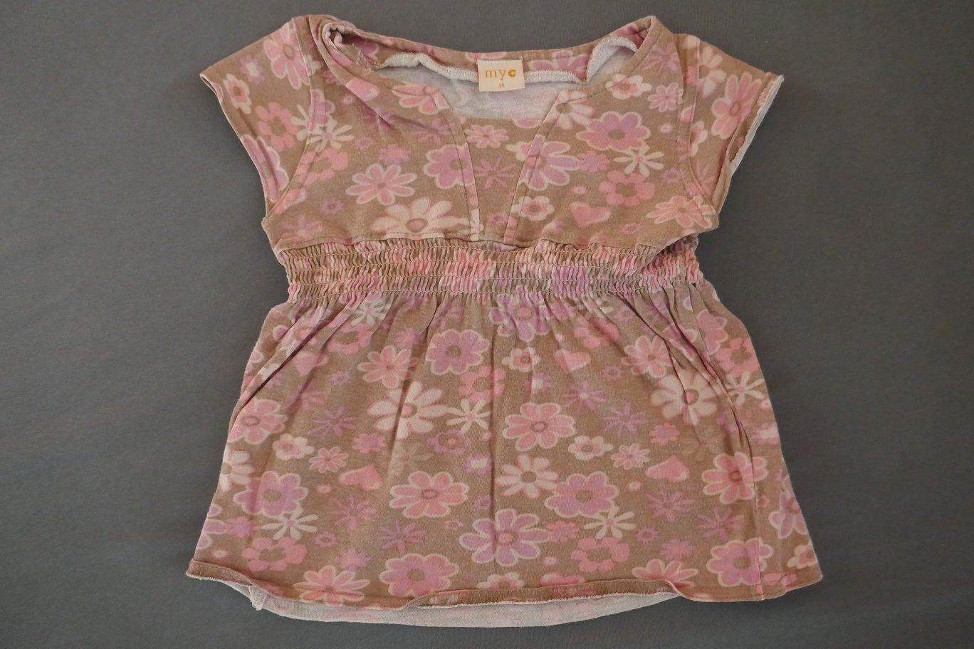 Camicette, T-shirt & Top: Schmuckes Blumen-T-Shirt, Gr. 98 – Usato da Horgen venduto da Feli39