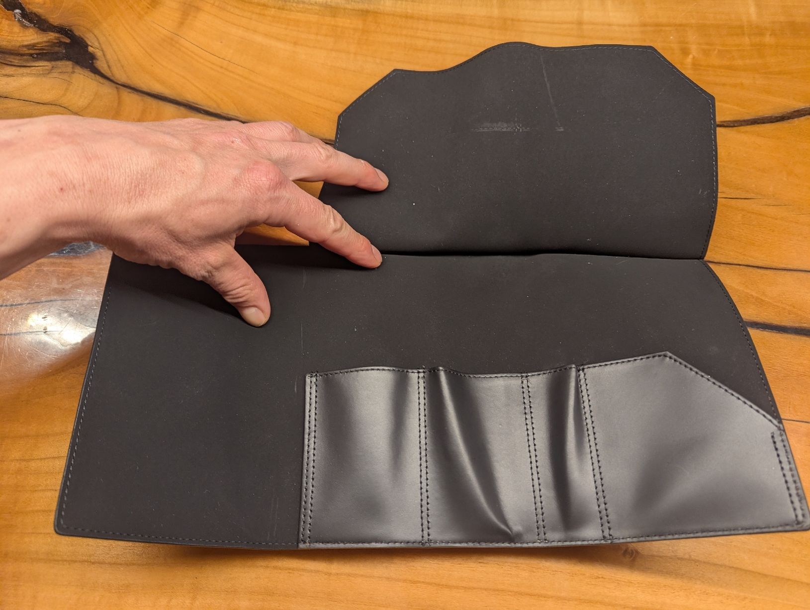Scatole porta orologi: Omega Leder-Etui – Nuovo e nell'imballaggio originale da Sisseln AG venduto da ClaudeDornier 1