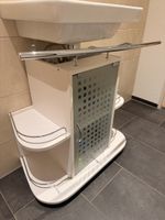 Waschbeckenunterschrank weiss mit Glasfront