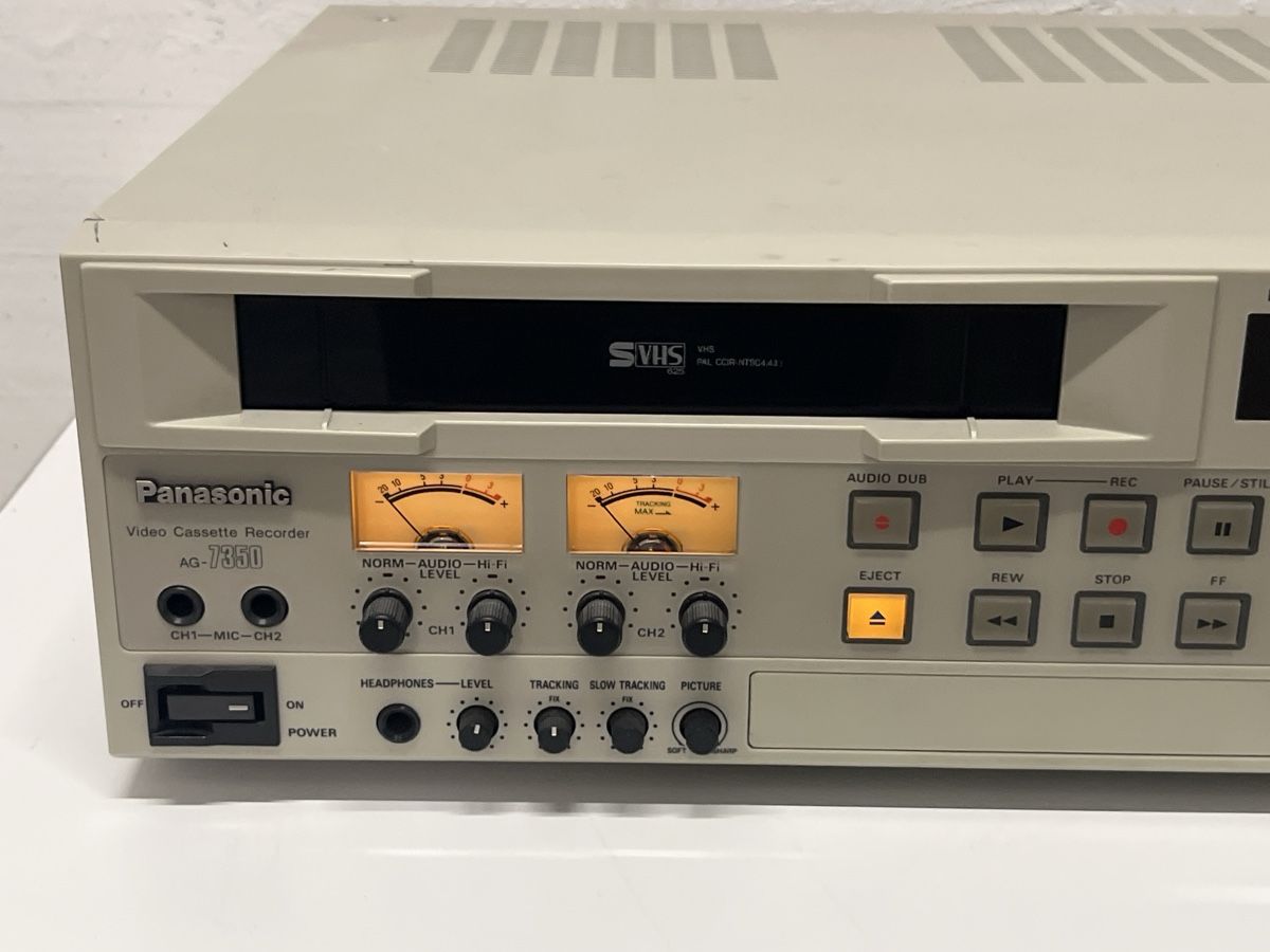 Panasonic Registratori: Videorecorder Panasonic AG-7350-E S-VHS Profi-Gerät – Usato da Dettighofen venduto da Moshop 1