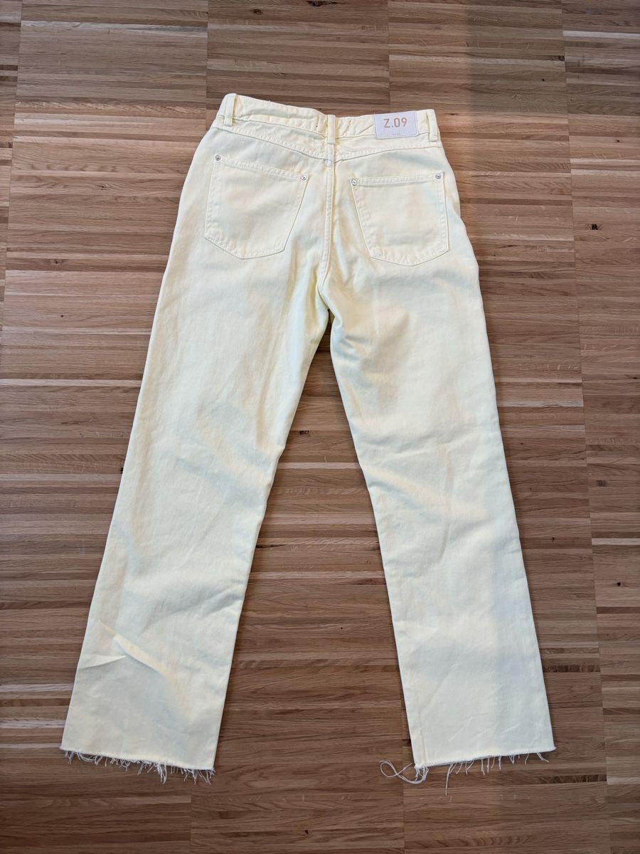 Zara Jeans: Zara Yellow Jeans Pants - Size 36 – Nuovo (secondo la descrizione) da Erlenbach ZH venduto da Ma.Pi 1
