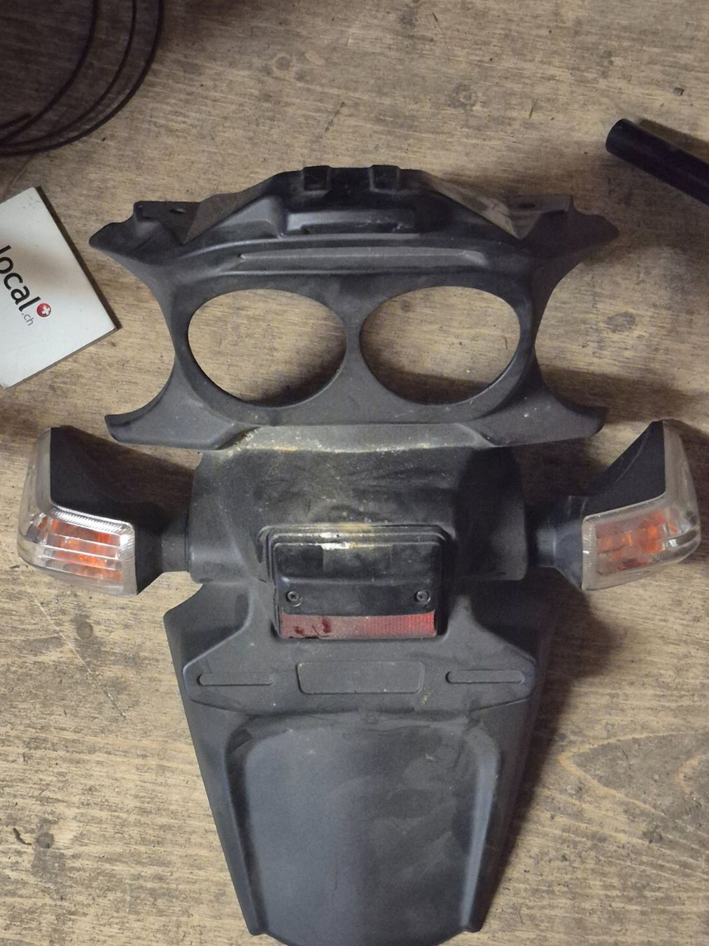 Suzuki Tutti i ricambio per moto: Support plaque Suzuki GSR 600 – Usato da Collombey venduto da mot_ryp9 1