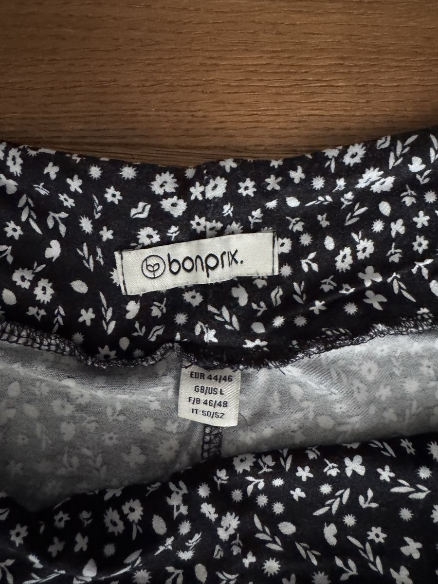 Pantaloni: Bequeme Umstandshose Gr. 44/46 – Usato da Waltenschwil venduto da tschutschgi 1