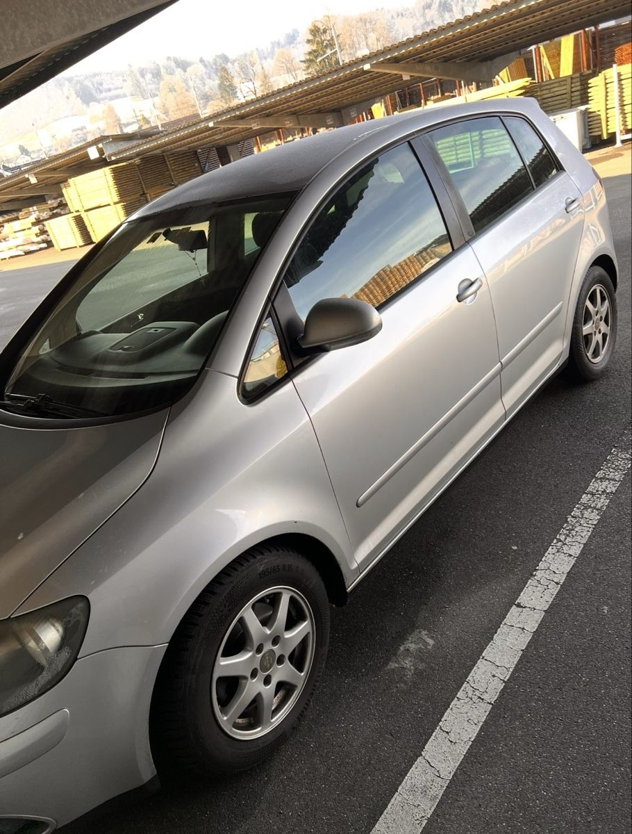 VW Automobili: VW Golf Plus, 2005, Silber, 2.0Tdi – Usato da Reinach AG venduto da Bek24