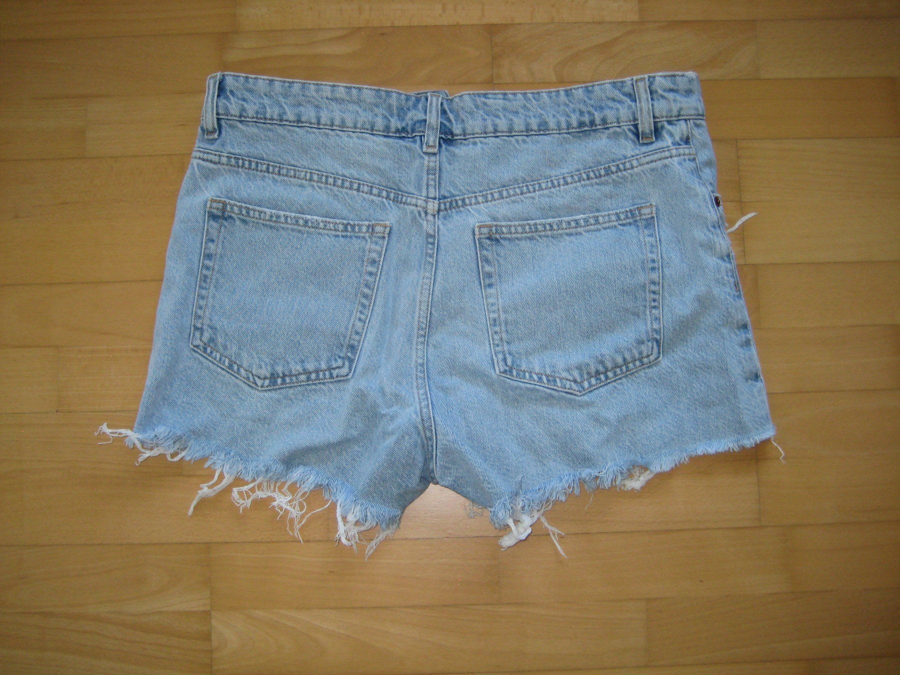 Jeans: Jeans Shortshose blau Grösse 44 – Usato da Dietlikon venduto da kue_6cd5 1