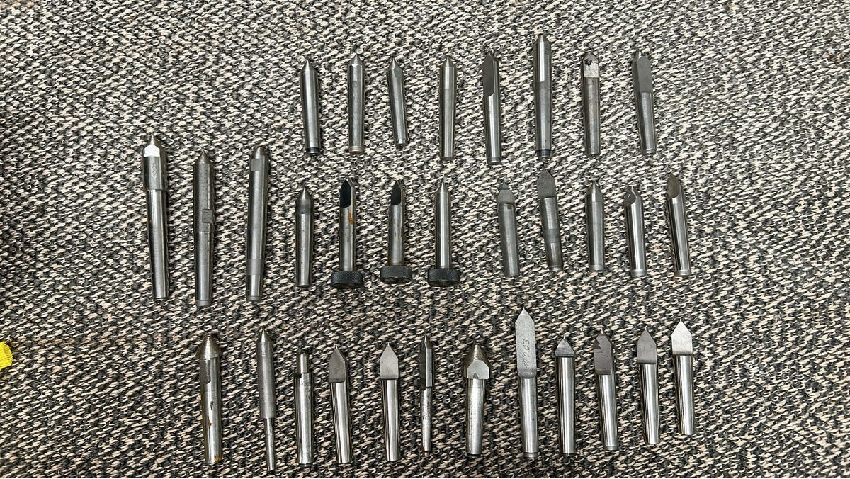 Tous les outils: Spitzen Morse 2 und diverse gebraucht – D'occasion à Liedertswil par Weigist