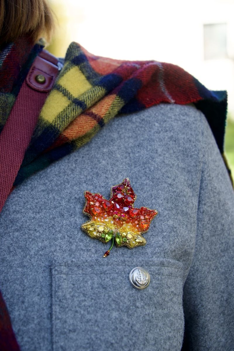 Spille & Fermagli: Autumn Leaf Brooch, Beaded Fall Colors, New – Nuovo e nell'imballaggio originale da Glattpark(Opfikon) venduto da olg_g9wb 1