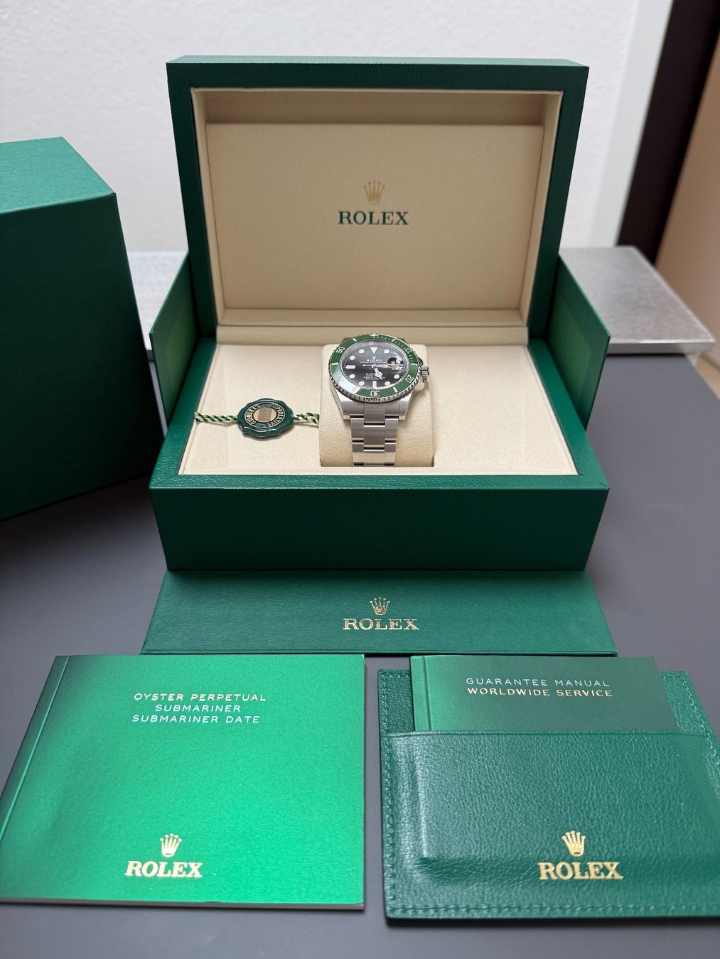 Rolex Orologi: Rolex Submariner Date "Starbucks" - 2025 – Nuovo e nell'imballaggio originale da Felben wellhausen venduto da To.el 1