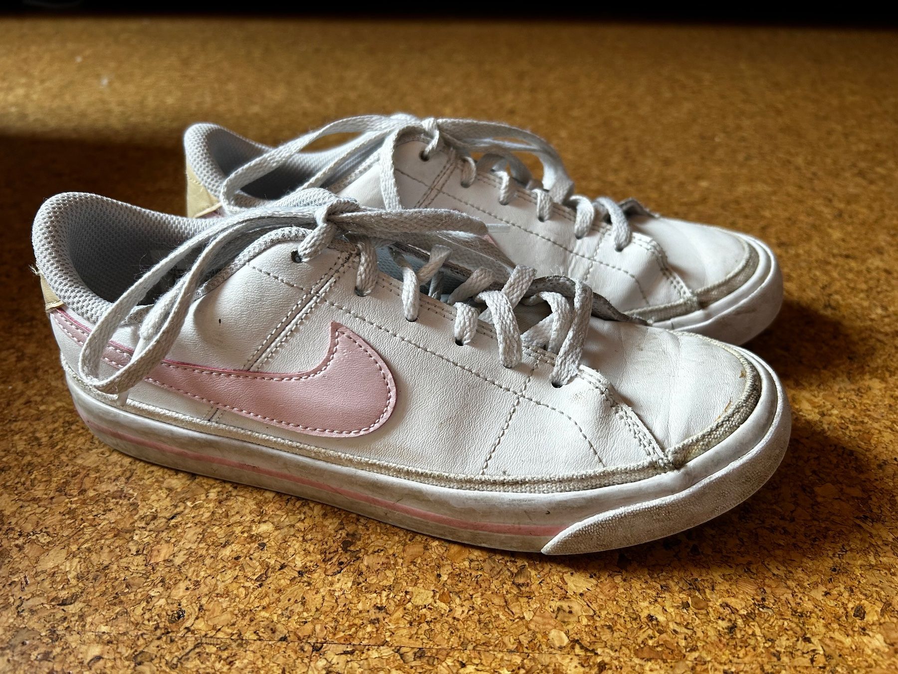 Nike Scarpe per ragazze: Nike Sneakers weiss rosa Mädchen – Usato da Dittingen venduto da Bellevista 1