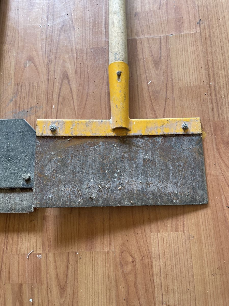 Tutti gli attrezzi: Teppichstripper Handstripper Schaber – Usato da Zürich venduto da VeraCathrein 1
