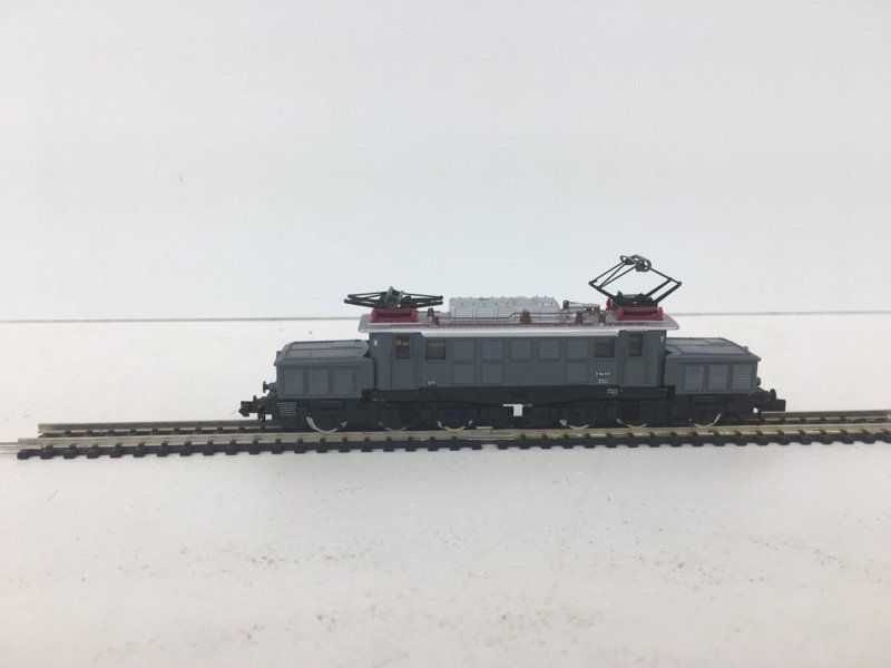 Arnold Modelleisenbahnen: Arnold 2312 Spur H0 E94 Deutsche Reichsbahn grau – Gebraucht aus Büsserach von ModellbahnDepot 3