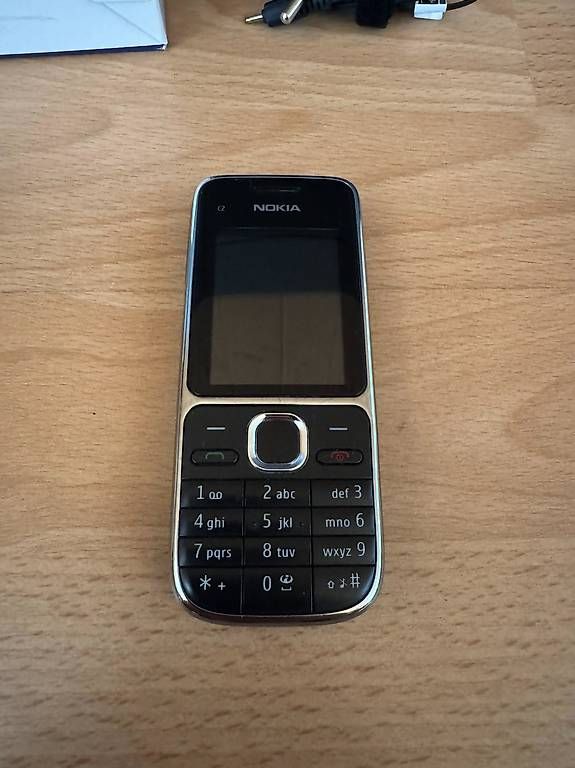 Nokia Portables: Nokia C2-01  Complet avec boîte et chargeur – D'occasion à Engollon par Winters91 1