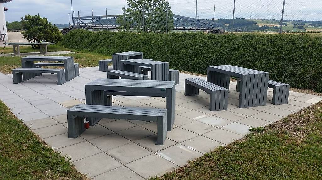 Set di tavolo e panche: Table de jardin table extérieur terrasse balcon type City – Nuovo e nell'imballaggio originale da Tavannes venduto da .Rochat.