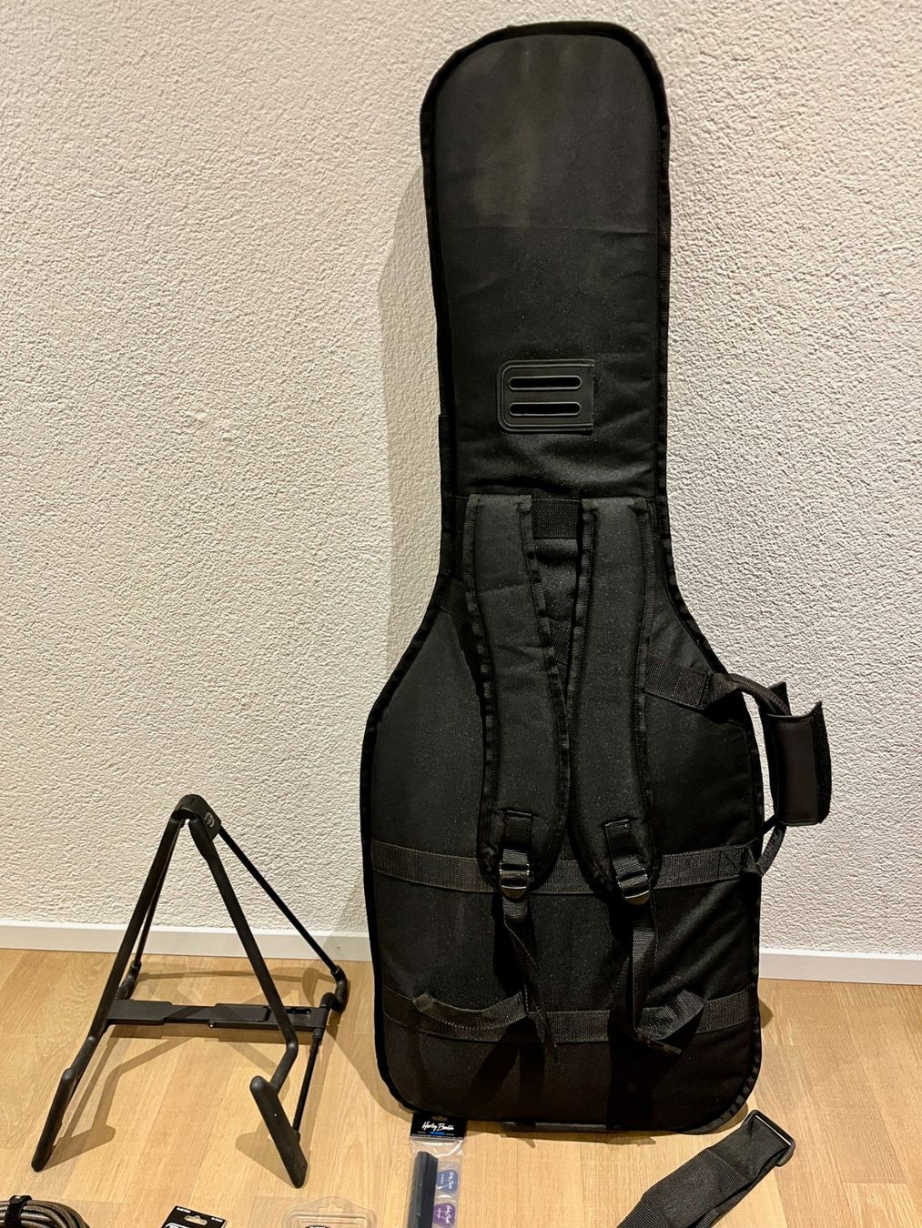 Musikinstrumente: Fender Squier Stratocoaster Set – Neu (gemäss Beschreibung) aus St. Ursen von Stepz 9